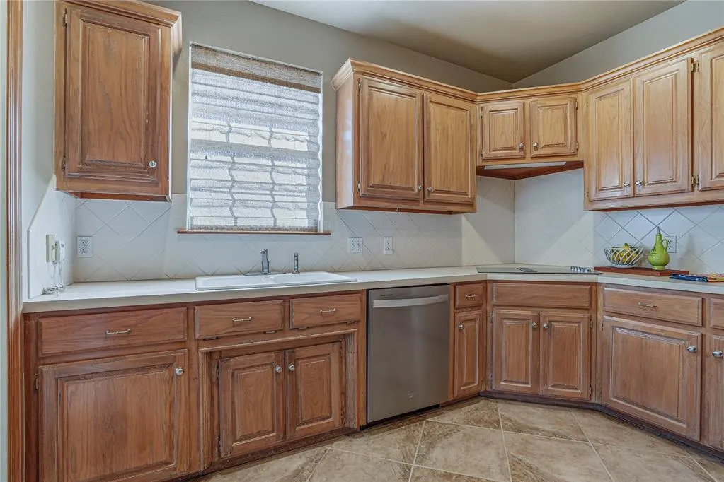 Photo 11 — 3916 Tamarac Court, Edmond, OK 73003