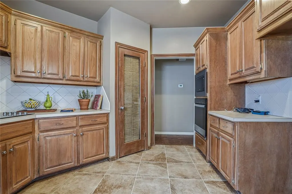 Photo 13 — 3916 Tamarac Court, Edmond, OK 73003
