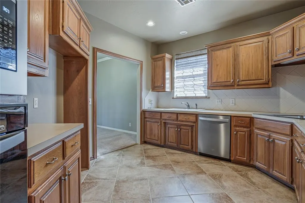 Photo 15 — 3916 Tamarac Court, Edmond, OK 73003