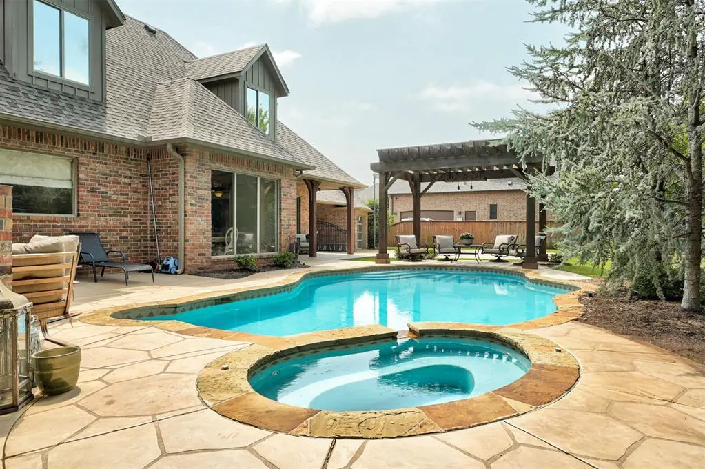 Photo 5 — 12701 Downsview Lane, Oklahoma City, OK 73142