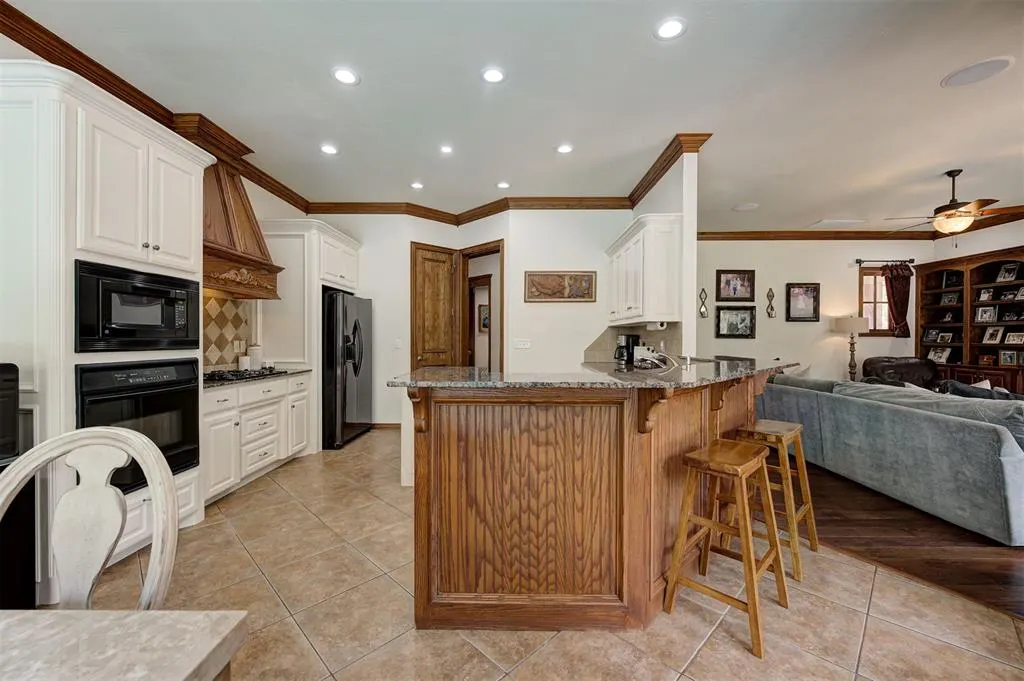 Photo 18 — 12701 Downsview Lane, Oklahoma City, OK 73142