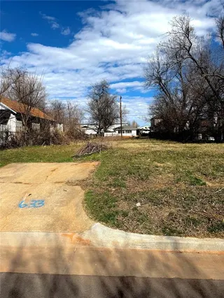 Sold home at 633 SE 31 Street