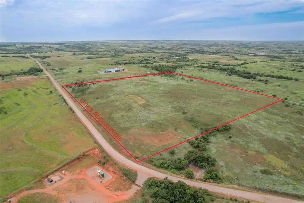 Front exterior — N 1970 Road, Elk City, OK 73644