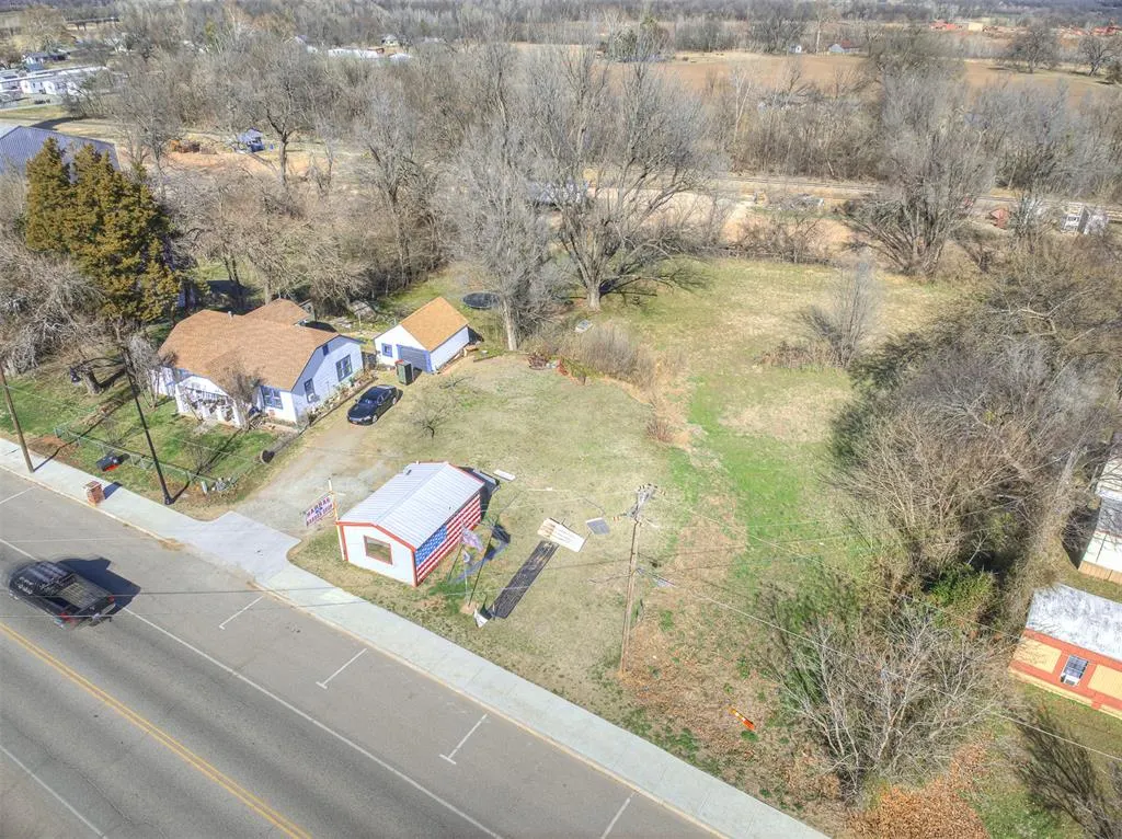 Photo 2 — 1834 Church Avenue, Harrah, OK 73045