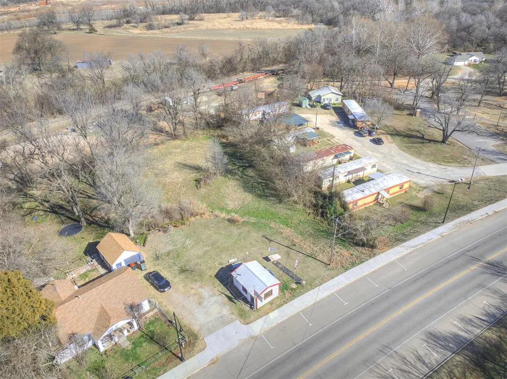 Photo 4 — 1834 Church Avenue, Harrah, OK 73045