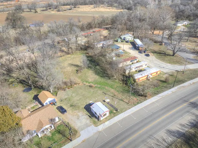 Photo 4 — 1834 Church Avenue, Harrah, OK 73045