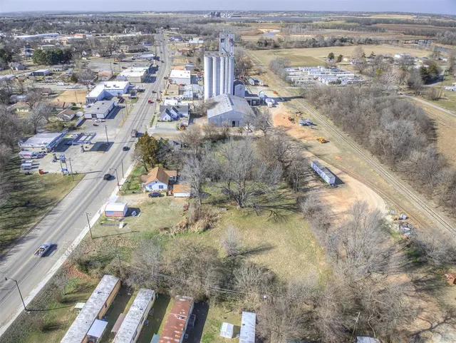 Photo 8 — 1834 Church Avenue, Harrah, OK 73045