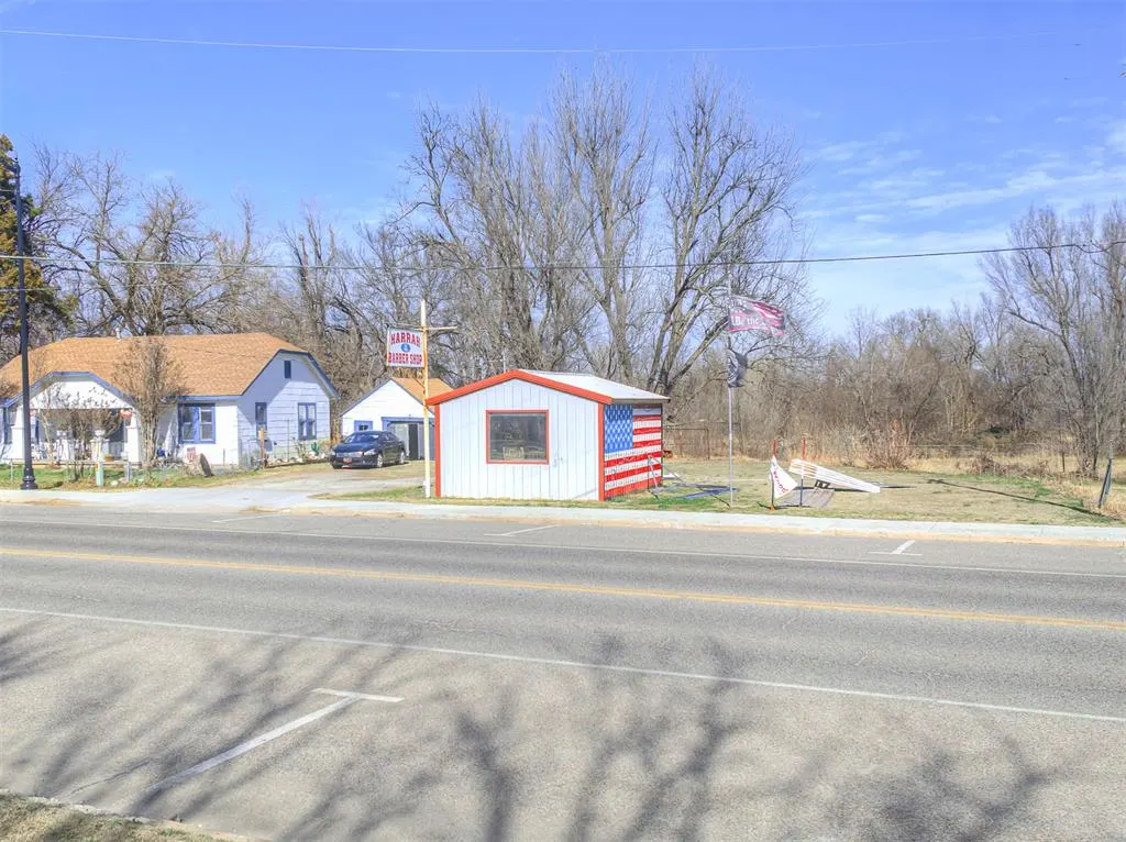 Photo 11 — 1834 Church Avenue, Harrah, OK 73045