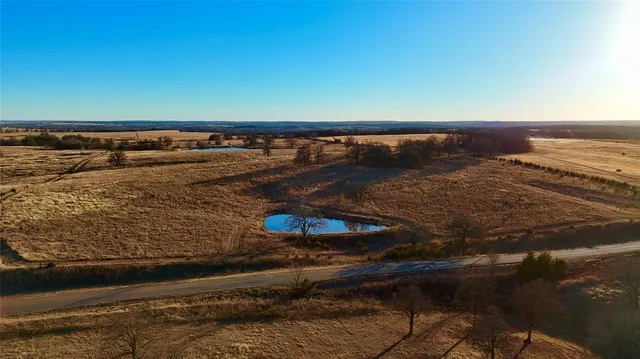 Photo 3 — 12 Wilshire Drive, McLoud, OK 74851