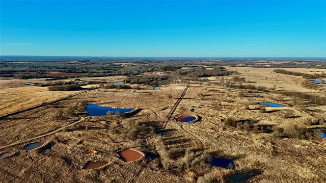 Photo 6 — 12 Wilshire Drive, McLoud, OK 74851