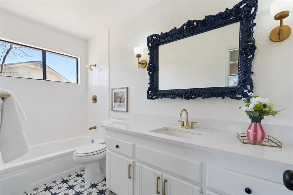 Photo 23 — 208 SW 32nd Street, Moore, OK 73160