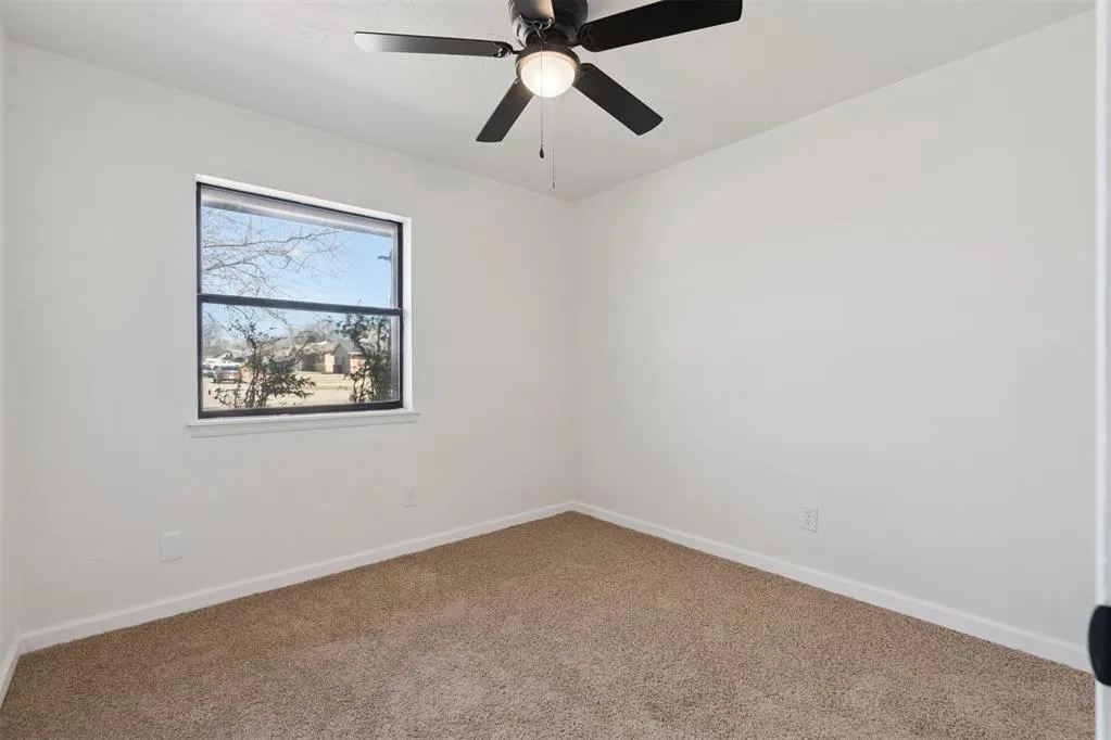Photo 26 — 208 SW 32nd Street, Moore, OK 73160