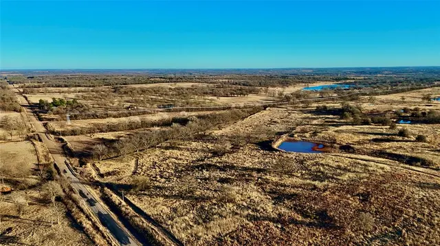 Photo 4 — 14 Wilshire Drive, McLoud, OK 74851