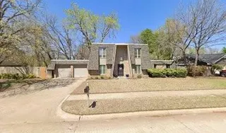 Sold home at 2303 SW Bud Wilkinson Drive