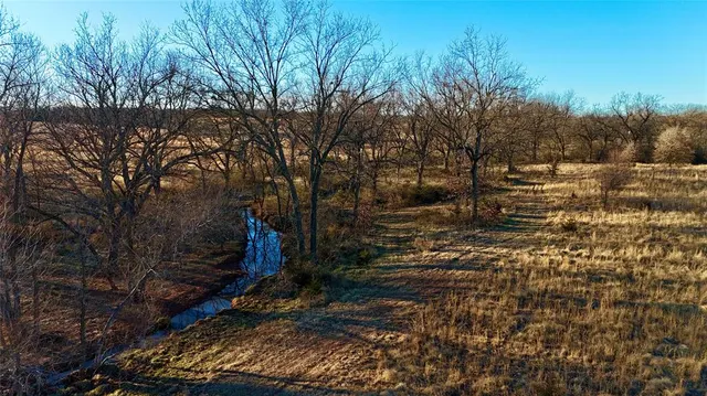 Photo 3 — 9 White Rock Road, McLoud, OK 74851