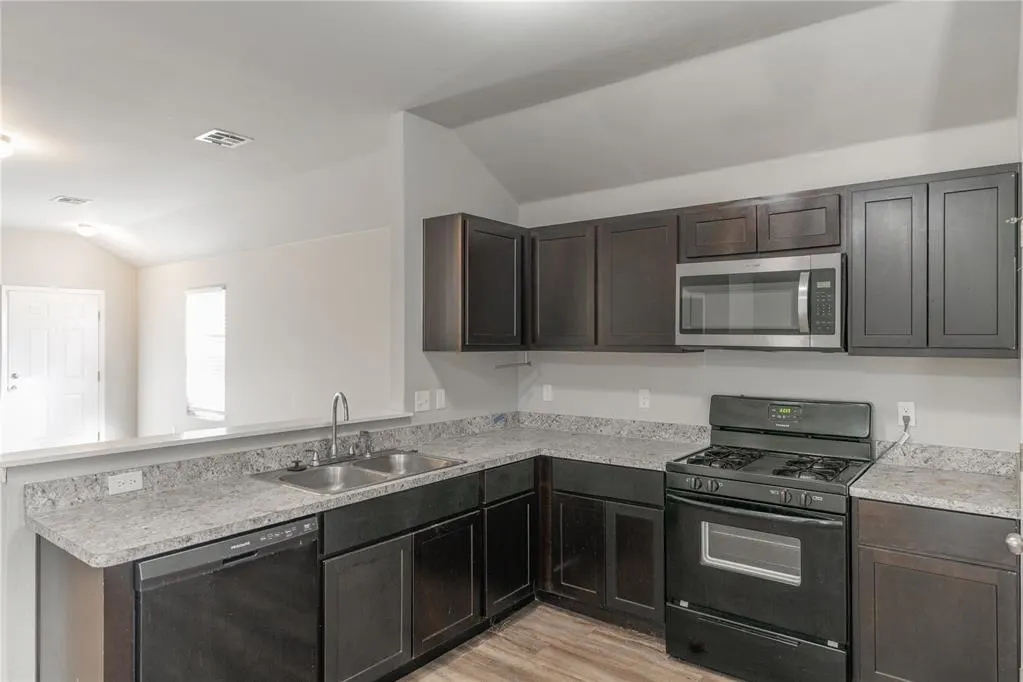 Photo 7 — 9208 SW 56th Street, Oklahoma City, OK 73179