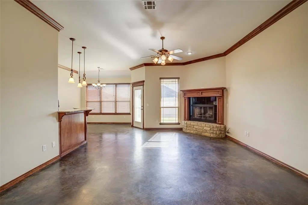 Photo 3 — 612 N Timber Road, Oklahoma City, OK 73130