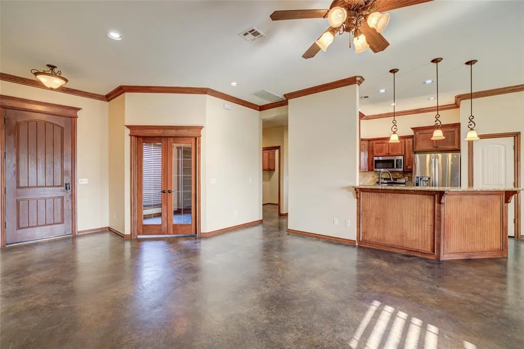 Photo 6 — 612 N Timber Road, Oklahoma City, OK 73130
