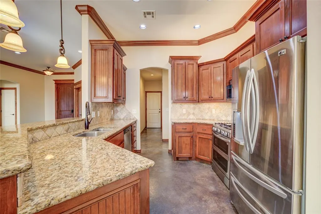 Photo 8 — 612 N Timber Road, Oklahoma City, OK 73130