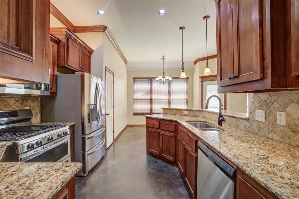 Photo 10 — 612 N Timber Road, Oklahoma City, OK 73130