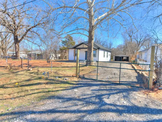 Photo 4 — 2716 N Trosper Drive, Oklahoma City, OK 73141