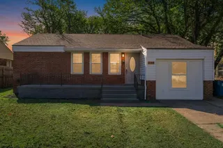 Sold home at 214 E Myrtle Lane