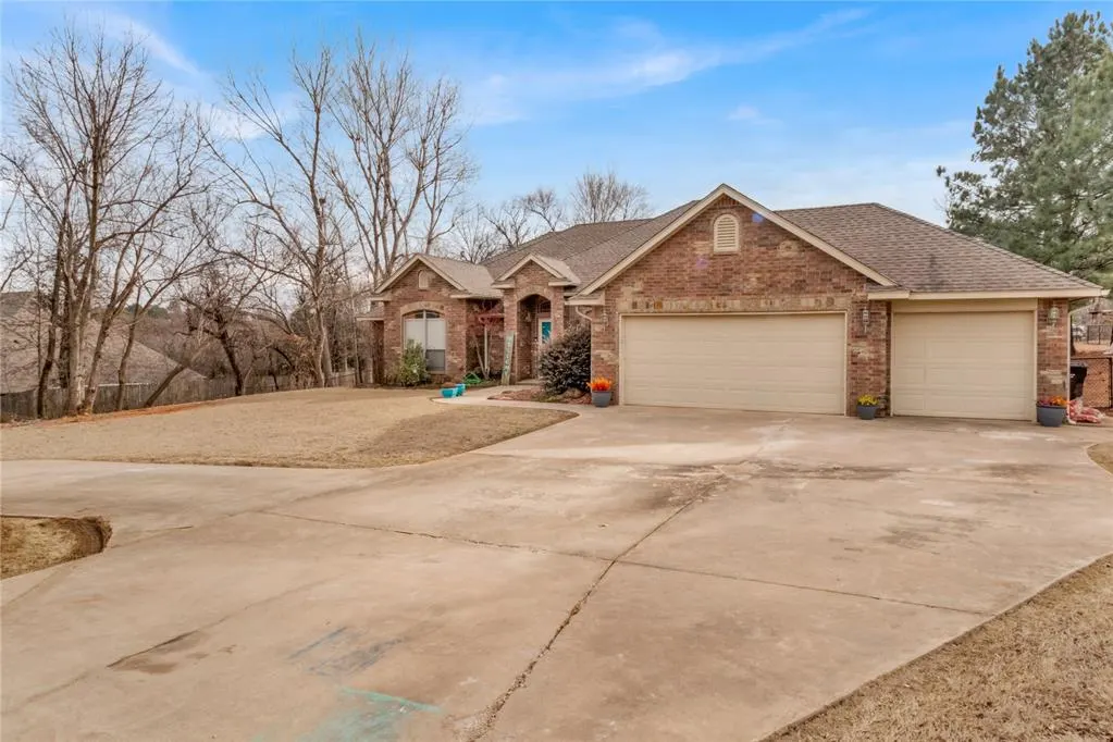 Photo 4 — 18102 Timber Valley, Choctaw, OK 73020