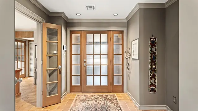 Photo 3 — 3112 Elmwood Avenue, Oklahoma City, OK 73116