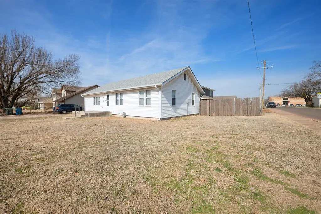 Photo 3 — 601 W Main Street, Edmond, OK 73003
