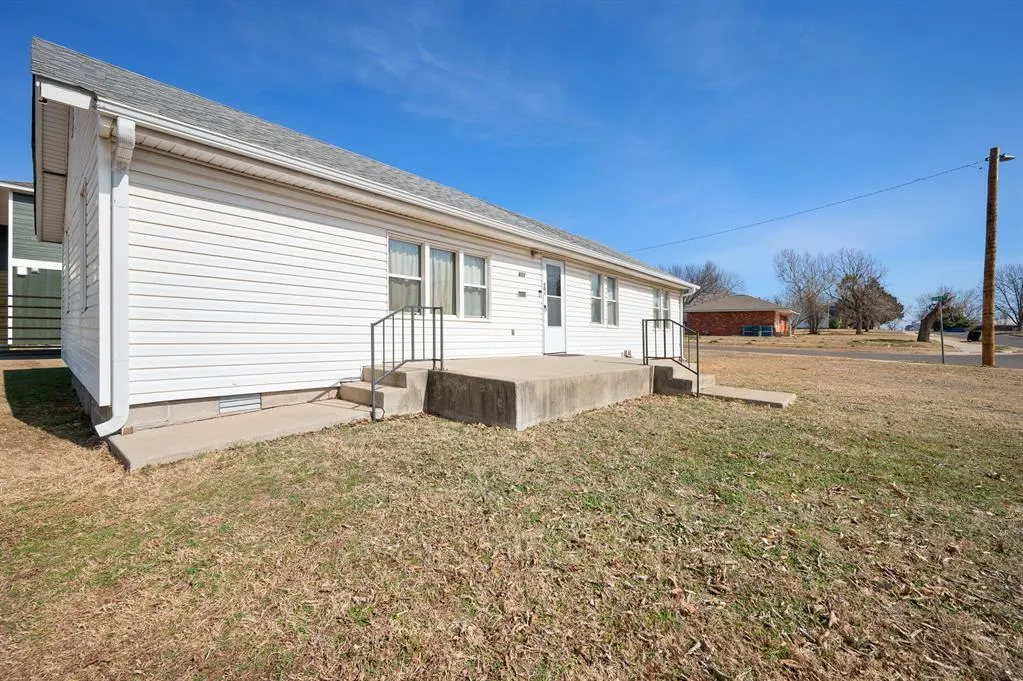 Photo 5 — 601 W Main Street, Edmond, OK 73003