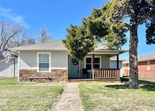 Sold home at 4711 N Grove Avenue