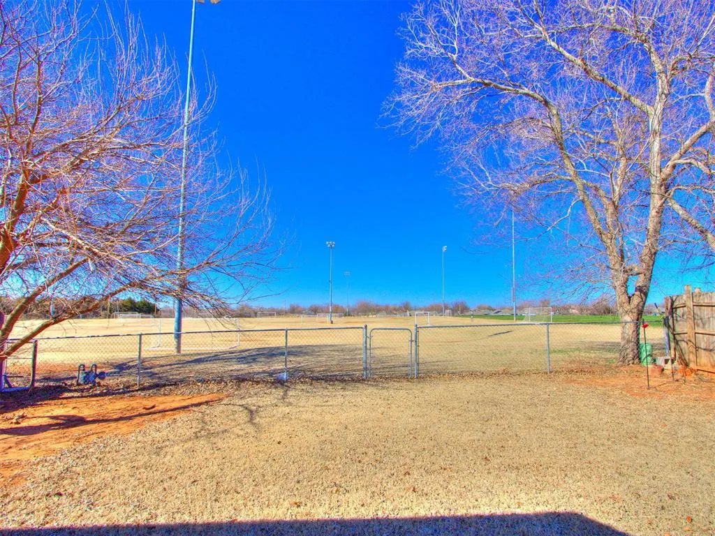 Photo 14 — 713 Lapwing Road, Edmond, OK 73003