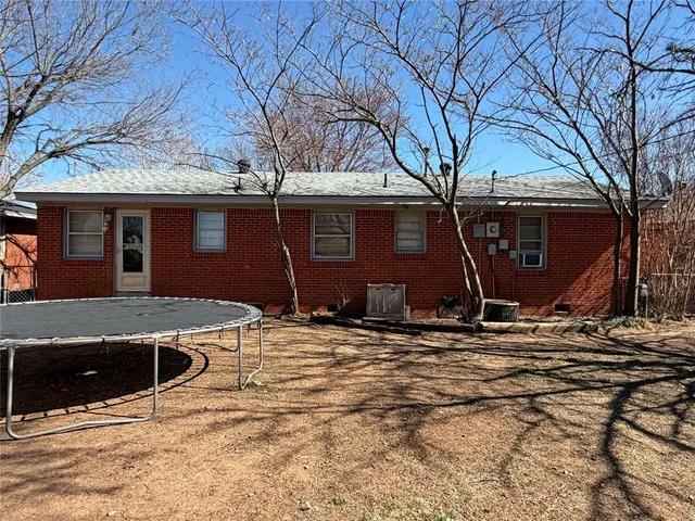 Photo 3 — 1110 N Grant Street, Cordell, OK 73632