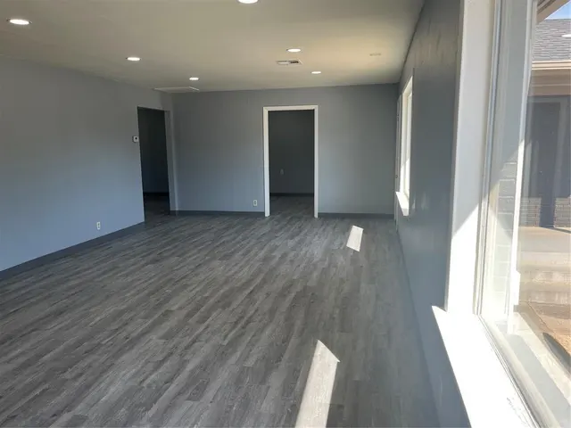 Photo 4 — 4409 N Meridian Avenue, Oklahoma City, OK 73112