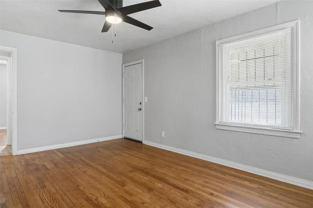 Photo 5 — 2108 Miramar Boulevard, Oklahoma City, OK 73111