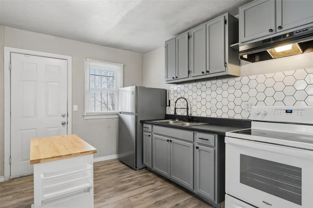Photo 10 — 2108 Miramar Boulevard, Oklahoma City, OK 73111