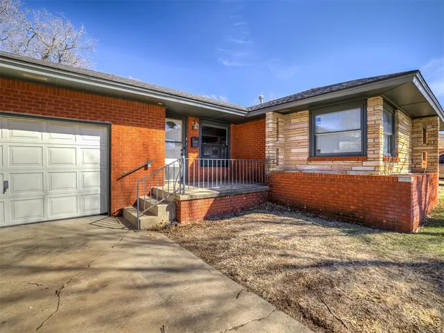 Photo 2 — 237 W Rose Drive, Midwest City, OK 73110