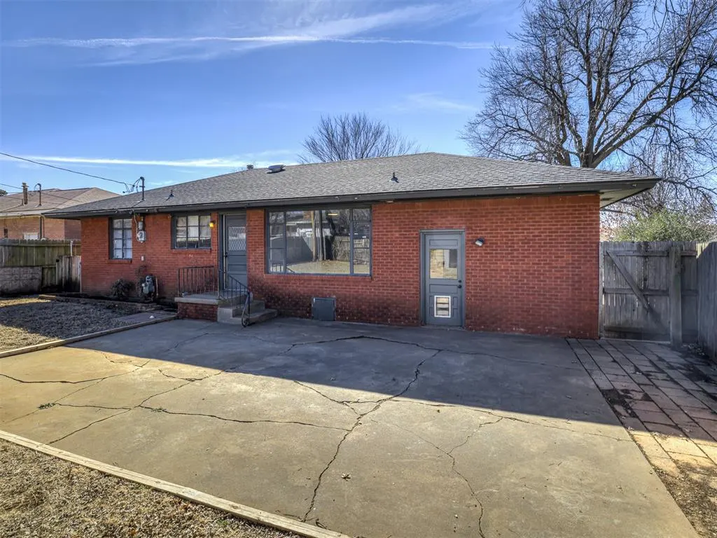 Photo 7 — 237 W Rose Drive, Midwest City, OK 73110