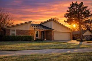 Sold home at 516 Elmcrest Drive