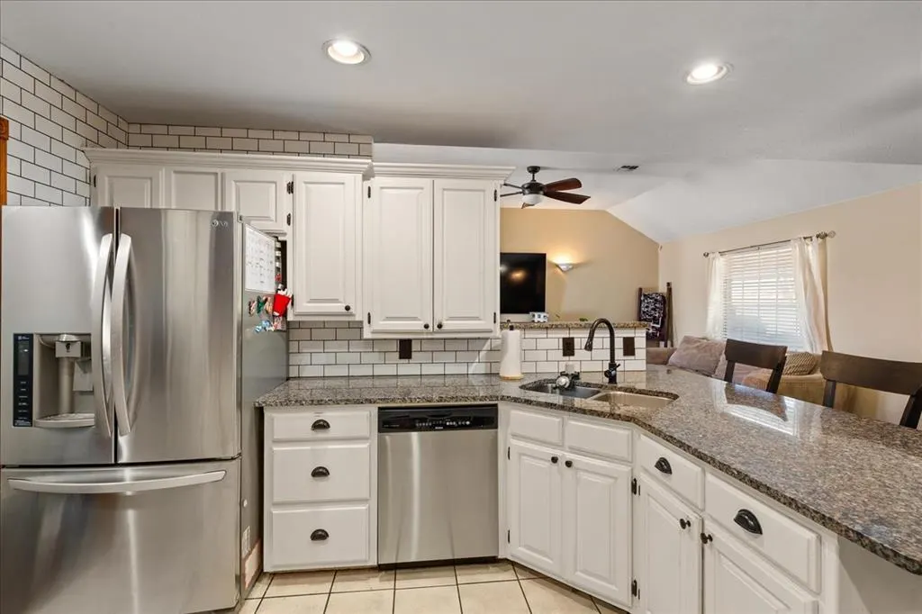 Photo 10 — 1014 N Marion Avenue, Hinton, OK 73047