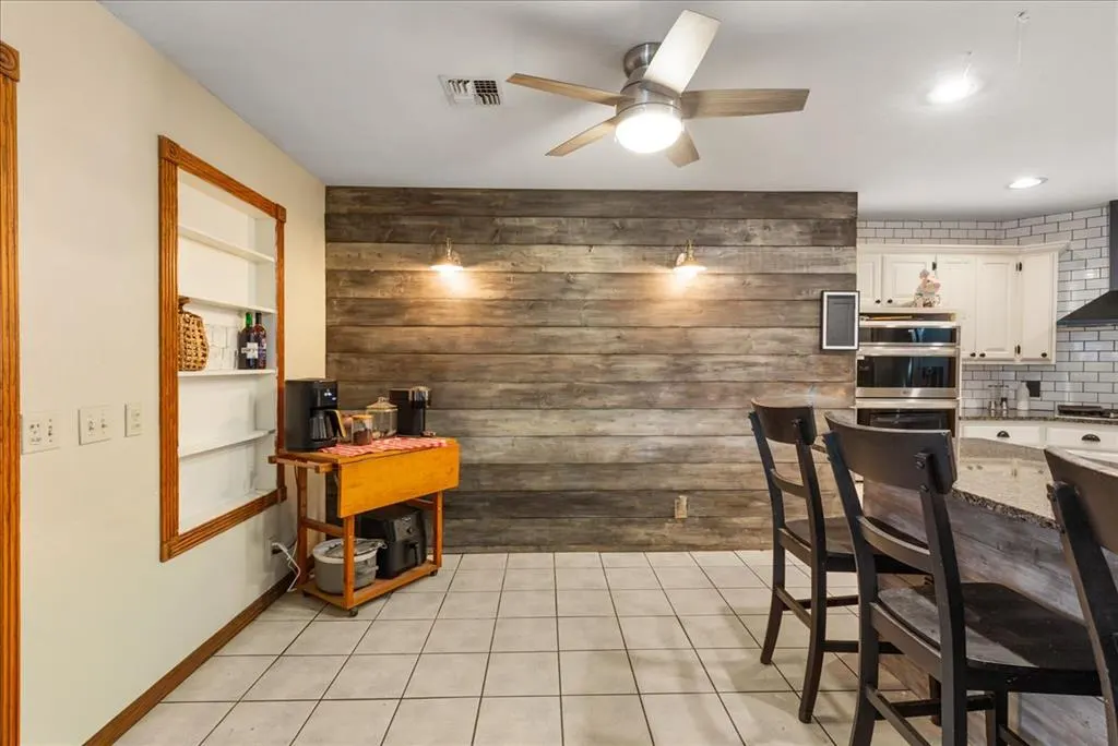 Photo 14 — 1014 N Marion Avenue, Hinton, OK 73047