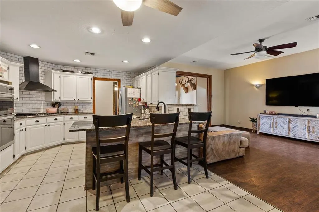 Photo 15 — 1014 N Marion Avenue, Hinton, OK 73047