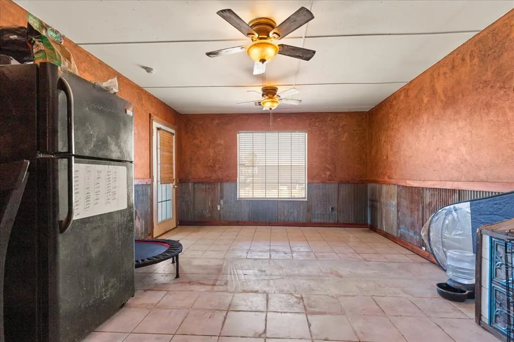 Photo 31 — 1014 N Marion Avenue, Hinton, OK 73047
