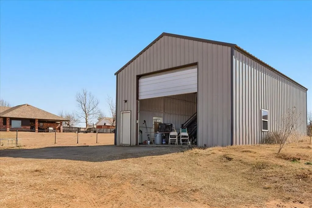 Photo 35 — 1014 N Marion Avenue, Hinton, OK 73047