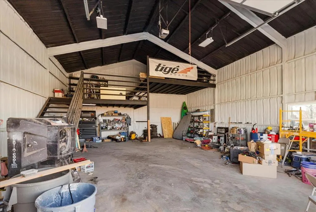 Photo 37 — 1014 N Marion Avenue, Hinton, OK 73047