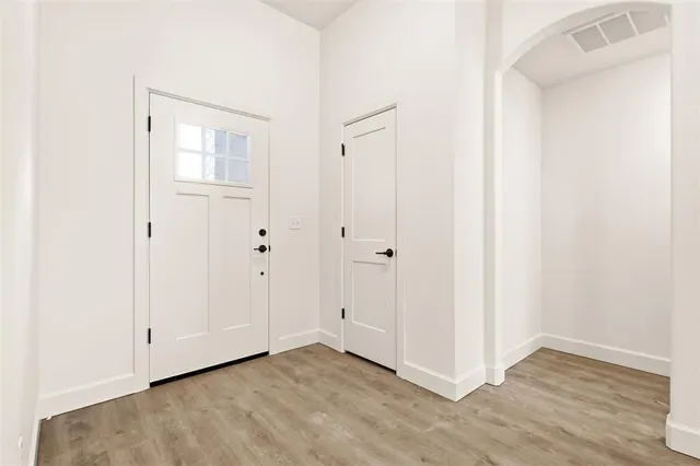 Photo 5 — 12044 Bentley Drive, Guthrie, OK 73044