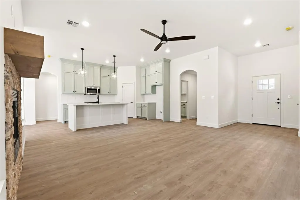 Photo 9 — 12044 Bentley Drive, Guthrie, OK 73044