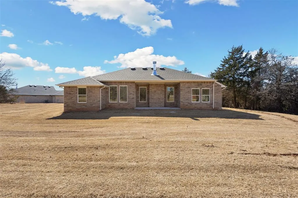 Photo 33 — 12044 Bentley Drive, Guthrie, OK 73044