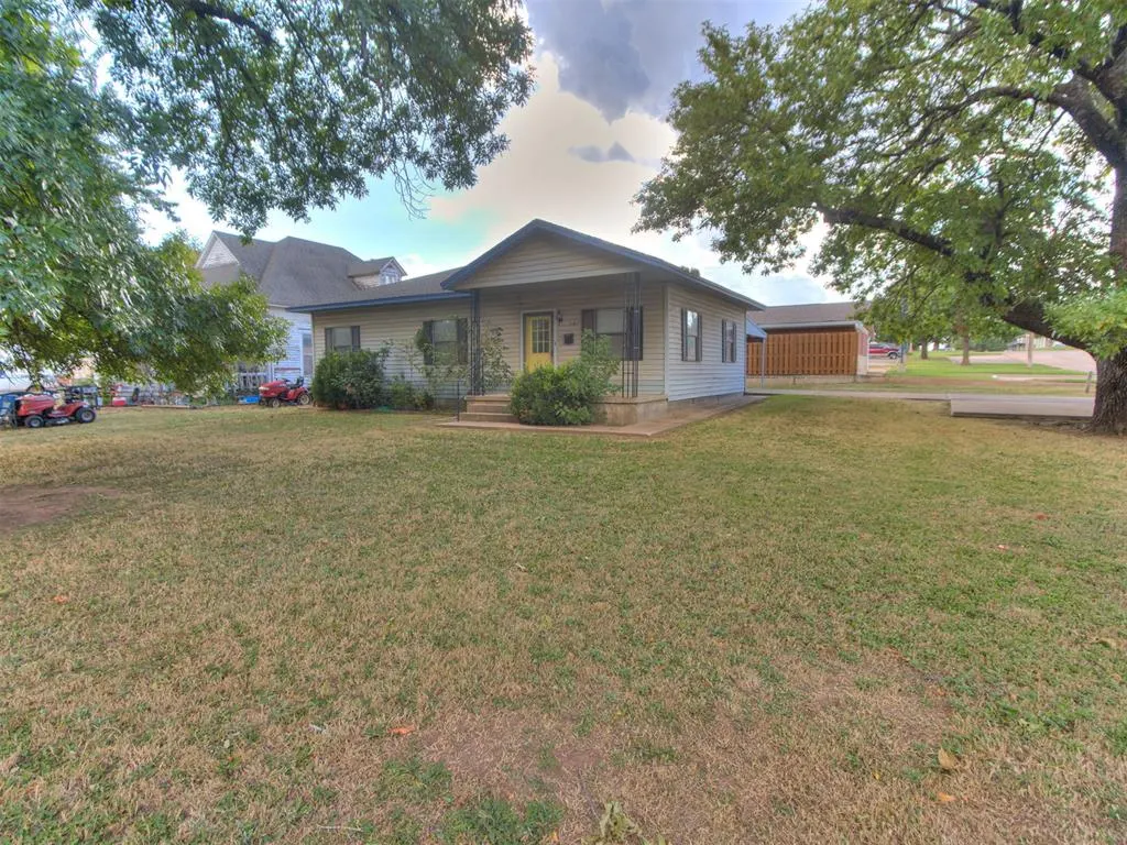 Photo 4 — 602 S 6th Street, Kingfisher, OK 73750