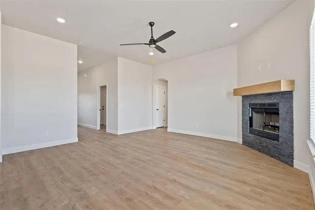 Photo 4 — 12074 Bentley Drive, Guthrie, OK 73044